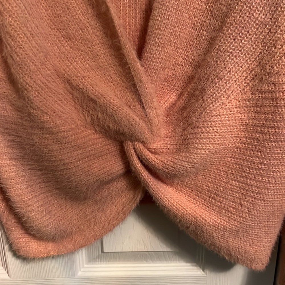 Cropped Sweater - Picture 3 of 4